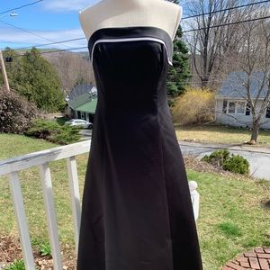 Black & White Michelangelo Prom Gown Dress with shawl and matching purse Size 10